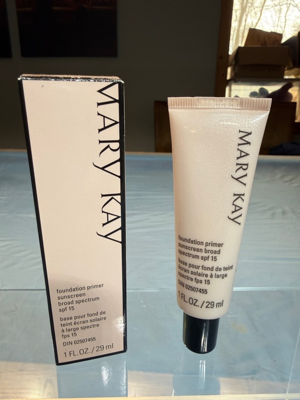 Mary Kay Pink Foundation Primer SPF 15 Tube